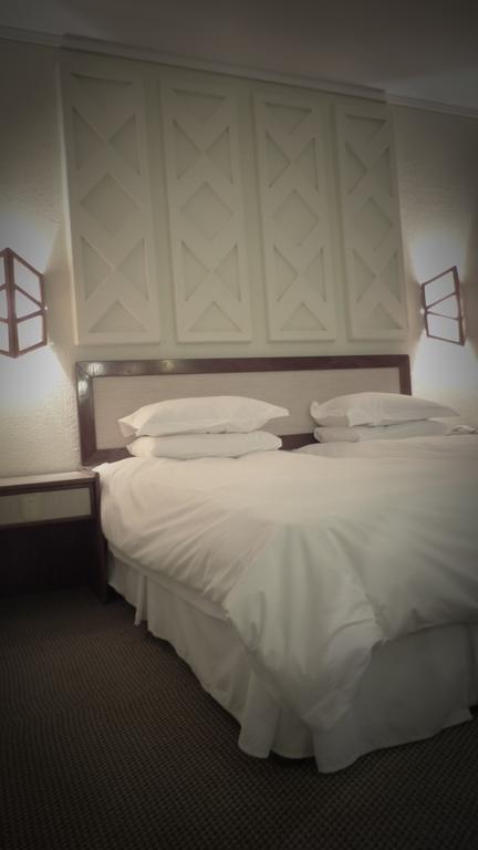 Black Mountain Leisure And Conference Hotel Groothoek Екстериор снимка