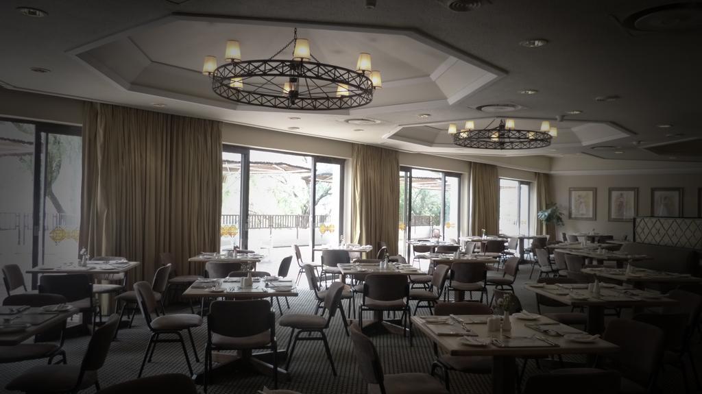 Black Mountain Leisure And Conference Hotel Groothoek Екстериор снимка
