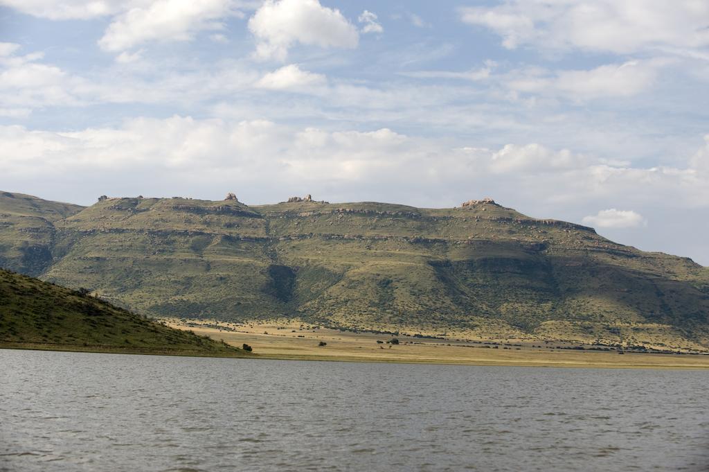Black Mountain Leisure And Conference Hotel Groothoek Екстериор снимка