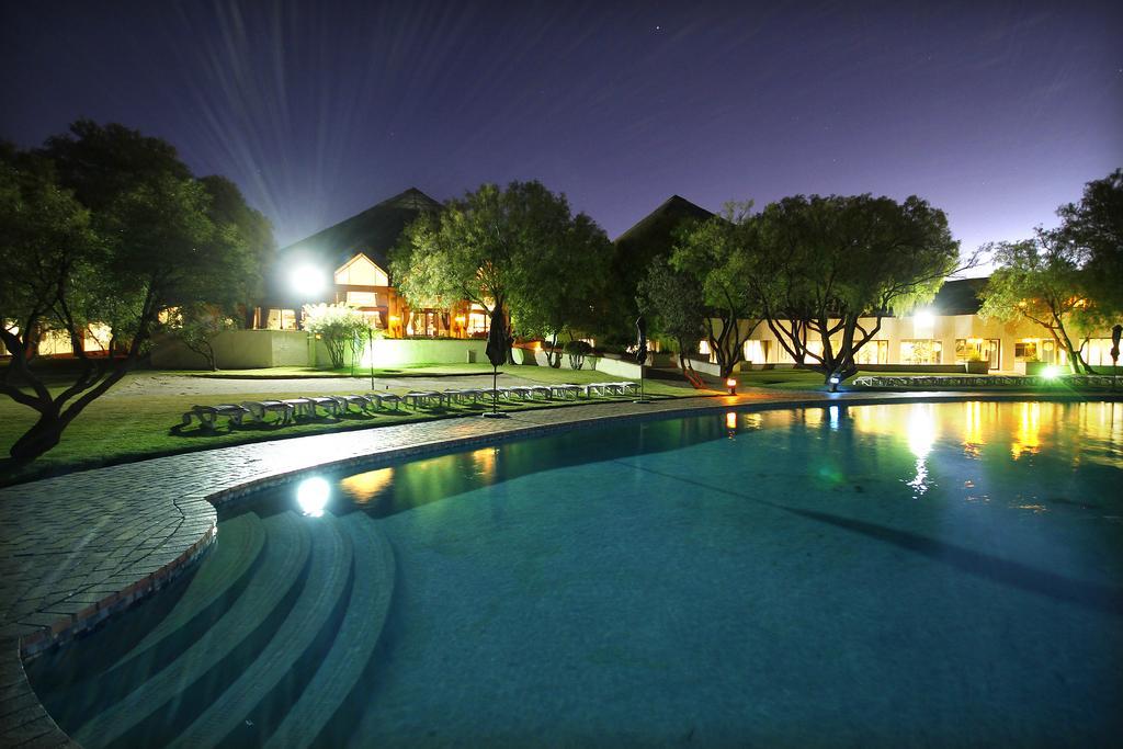 Black Mountain Leisure And Conference Hotel Groothoek Екстериор снимка