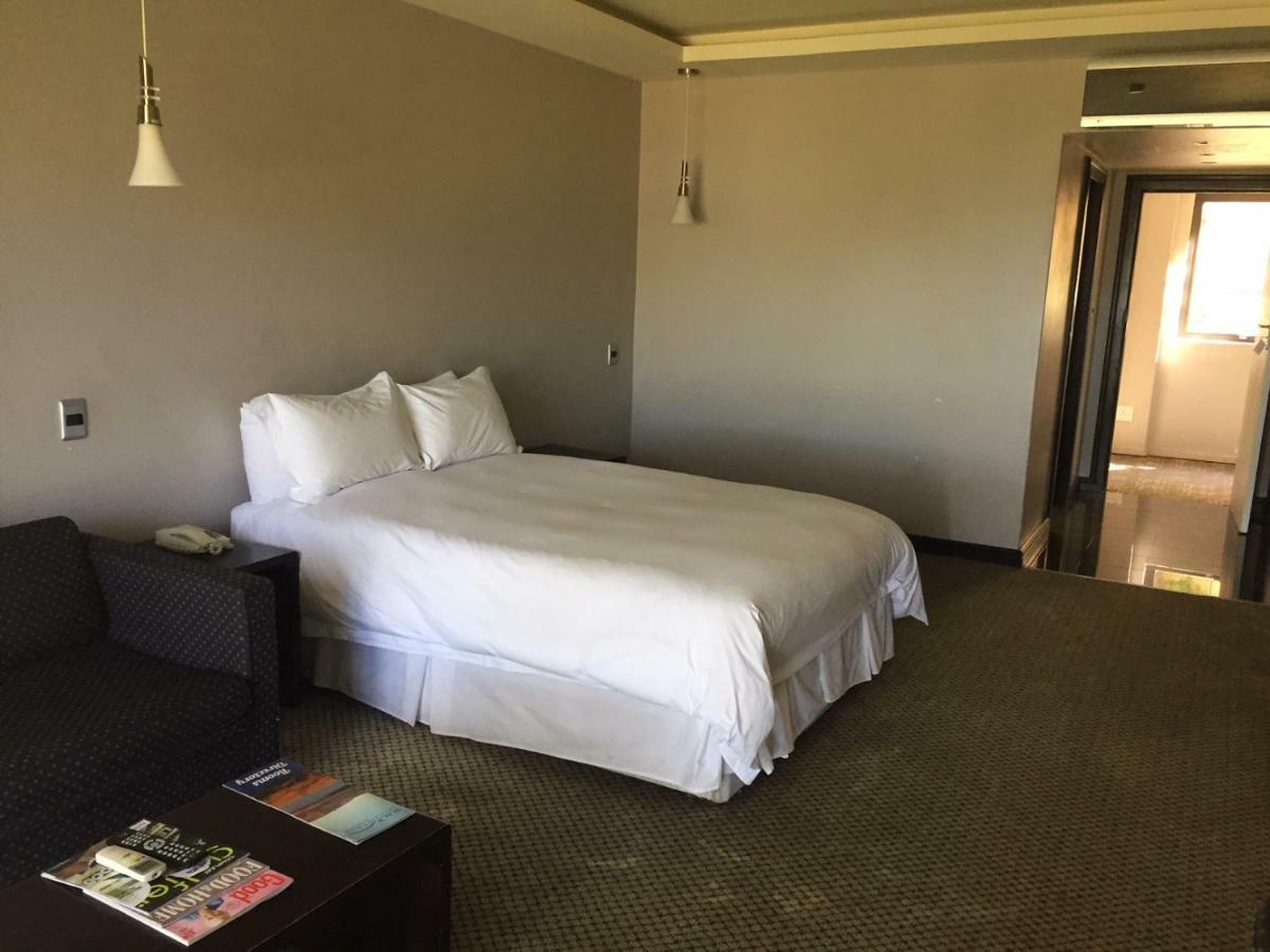 Black Mountain Leisure And Conference Hotel Groothoek Екстериор снимка